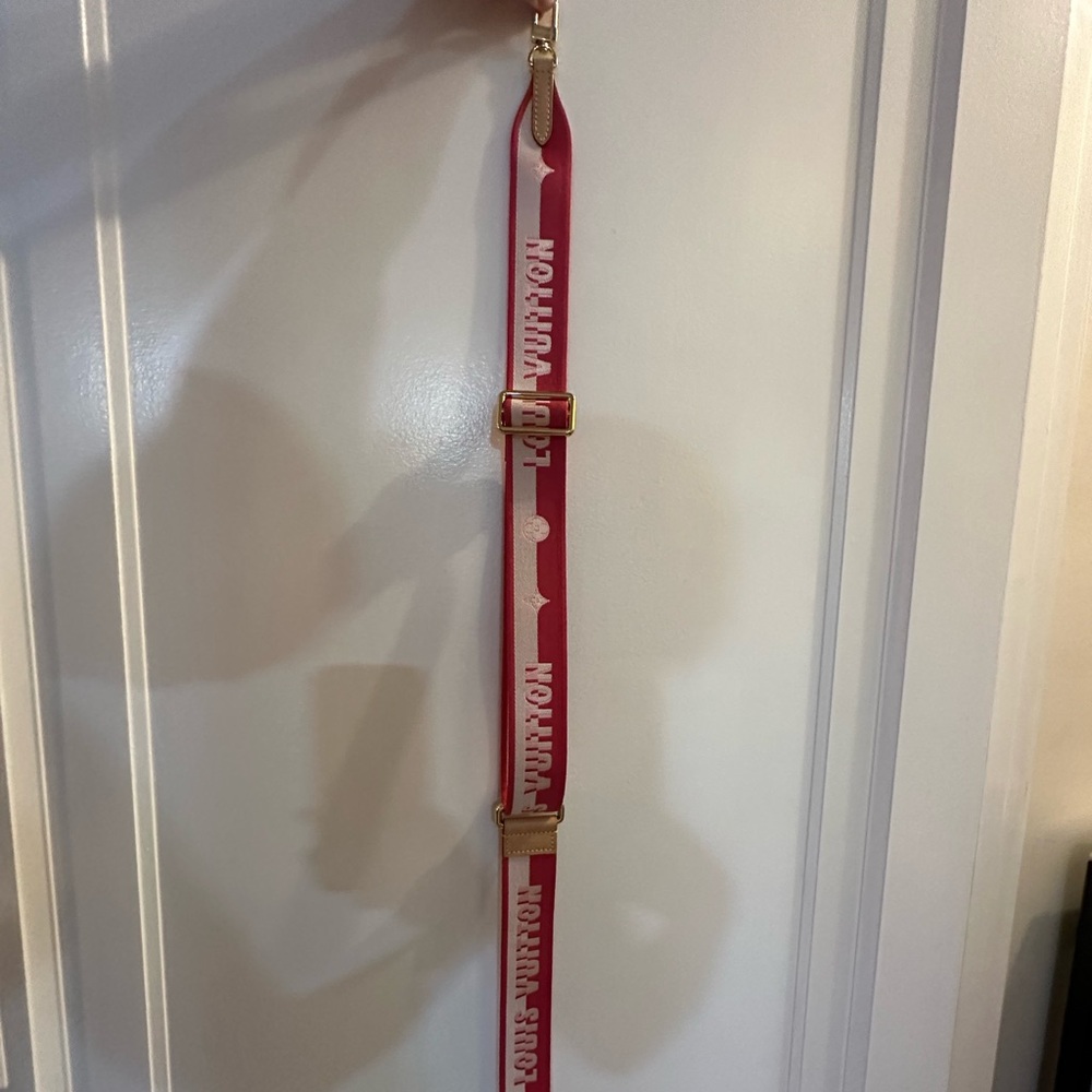 hot pink louis vuitton strap